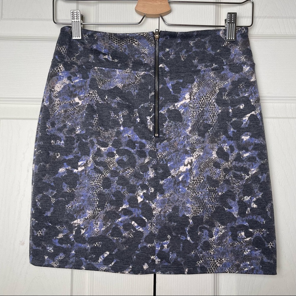 SILENCE + NOISE / URBAN OUTFITTERS animal multi print mini skirt - Picture 4 of 11